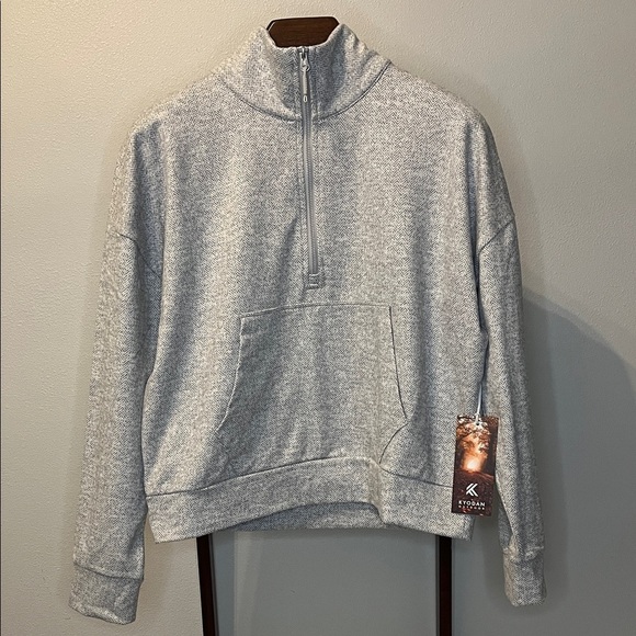 Kyodan Tops - NWT -Kyodan Women's Outdoor Mock Collar Quarter Zip Long Sleeve Pullover - Large